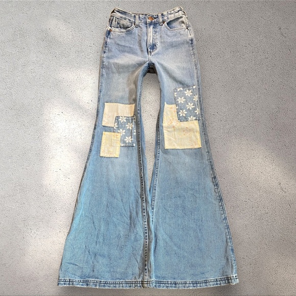 Wrangler x Billabong High Rise Flare Jeans w/ Patch Details - Picture 1 of 7